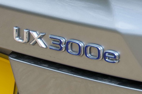 Lexus UX SUV 300e E-Cvt